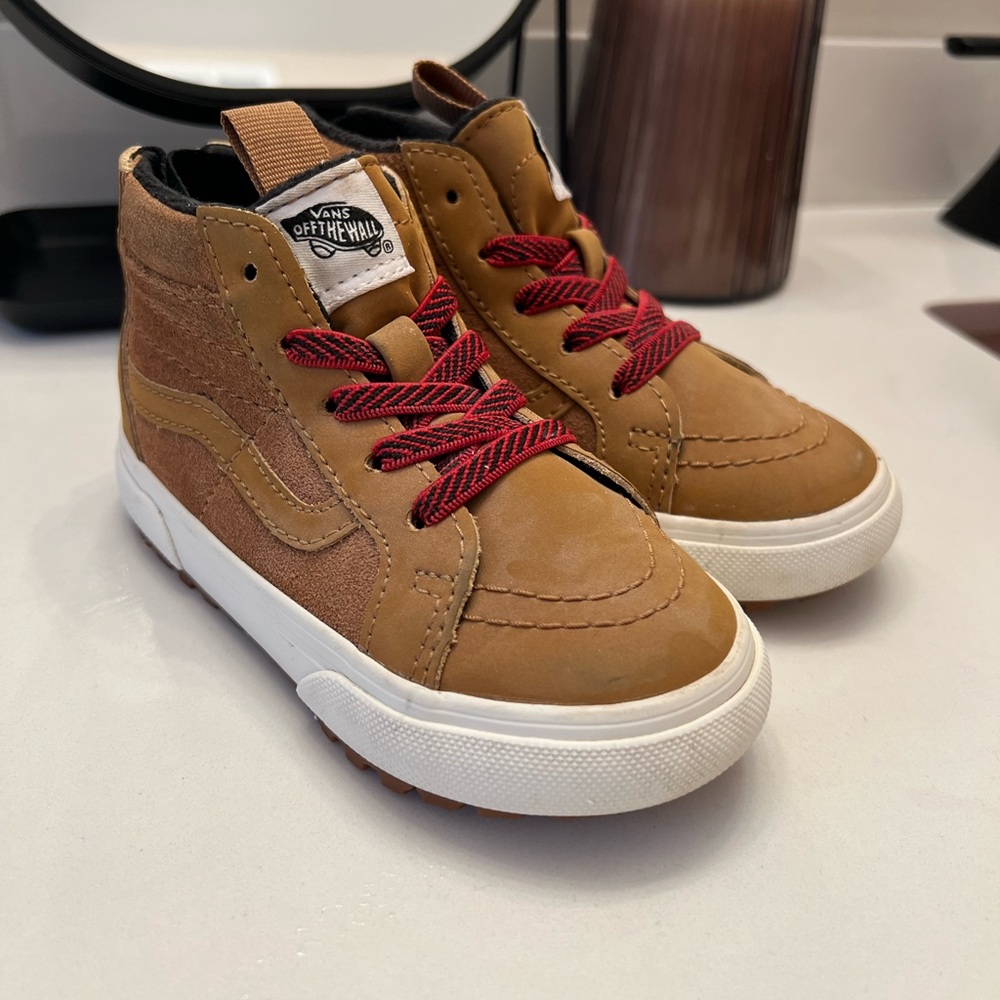 Vans Kids Tan High-Top MTE Sneakers with Red Laces